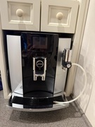 Automatyczny ekspres do kawy Jura E8 