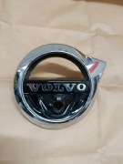 Emblemat logo Volvo pod kamera na Grill 