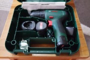 Bosch DIY EasyDrill 1200 Wiertarko-wkrętarka 12V + 2,5Ah
