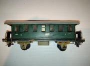 Dwuosiowy ,etalowy wagon osobowy Trix H0 Szyby! Patyna!