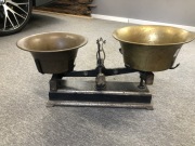 Stara waga szalkowa francuska duża z miseczkami