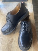 Dr. Martens – czarne, skórzane 43