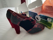 Desigual piękne botki na obcasie, szlachetne materiały, niespotykane