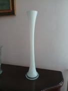 Flakon z białego szkła ,wysoki na 58 cm