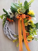 Wiosenny wianek na drzwi  