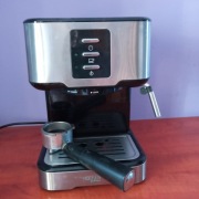 Sprzedam ekspres do kawy marki Hoffen.Używany.Stan dobry. czarno-srebrny