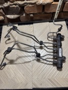 LISTWA WTRYSKOWA Volvo C30 S40 V50 - 9654592680