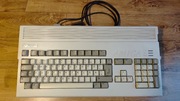 Amiga 1200, komputer vinatage z zasilaczem, myszą i instrukcją po niemiecku