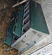 Klatka dla kur niosek, 10 gniazd z pokrywą, kolor zielony