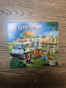 LEGO City 60345 Furgonetka na targu