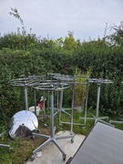 Solidne Stojaki na ubrania pochodzące ze znanego sklepu markowego 