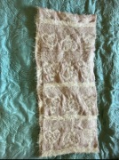 Beżowy szalik zimowy