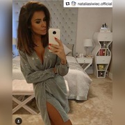 SUKIENKA SREBRNA Z DEKOLTEM W V MINI