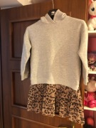 Cudna sukienka z kapturem i plisowanym dołem ZARA!