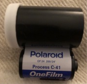 Kolekcjonerski Polaroid OneFilm C-41 Klisza Kolor 24 ISO200 Made in Germany