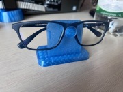 Biurowy stojak na okulary - wydruk 3D