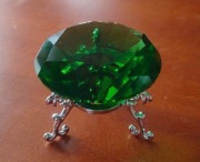 Zielony kamień szmaragd dekoracyjny kryształ diament greengem