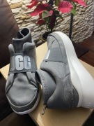 Damskie sneakersy firmy Ugg r.40