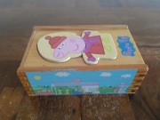 Drewniane puzzle dwuelementowe Peppa Pig w drewnianym pudełku 