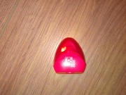 Temperówka z pojemnikiem pojedyncza plastikowa do ołówków czerwona