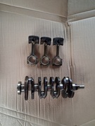 tłoki z  korbowodami