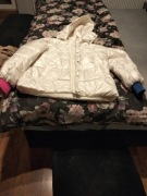 Śliczna nowa kurtka lekko ocieplana kolor kremowy rozmiar xxl 