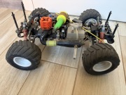 Model samochodu monster truck spalinowy