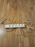 Przedłużacz- pięć gniazd