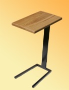 Dębowy stolik nakładany na sofę, kanapę, fotel itp