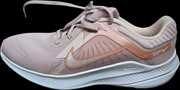 BUTY SPORTOWE NIKE WMNS QUEST 5 DD9291 600 R-41 (26,5cm)