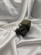 model kolekcjonerski samochodu terenowego GAZ-69 w skali 1:43