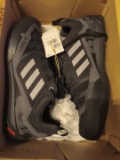 BUTY ADIDAS MĘSKIE TERREX SWIFT SOLO 2. Rozmiar 43 1/3.Kolor CZARNY