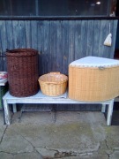   wiklinowe kosze, narożne siedzisko, uchwyty