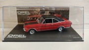Model: Samochodu Opel Commodore A Coupe GS/E. Skala 1:43.