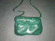 Zielona torebka z kokardką