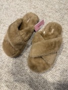 Kapcie z futerka Deezee / 40-41 / nowe z metką