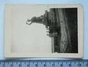 Warszawa. Przed " Syrenką " - małe niepowtarzalne foto 6 x 9 cm