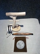 stojak na biżuterię plus bransoletki 