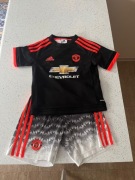 Strój piłkarski Adidas Manchester United Chevrolet 5-6 lat