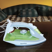 Żelazko parowe rawen model Z001