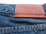 Spodnie marki Tommy Hilfiger, rozmiar na metce 34x32