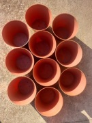 Zestaw 10 doniczek plastikowych