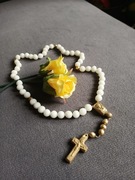 Rózaniec Rózaniec z masy cukrowej. Figurka na tort