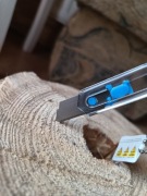 Brelok z wysuwanym mini nożykiem