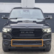 Atrapa dolna z otworami grill zderzaka przedniego Dodge Ram Gen V 2019- 