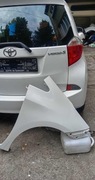 Części błotnik prawy  biały toyota verso S 2012 