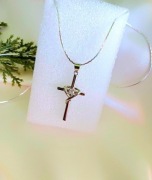 Srebrny naszyjnik- krzyżyk z wężem i cyrkonią