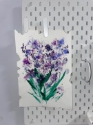 ,,Bukiet ujarzmionego bzu". Sztuka minimalistyczna i wolna.