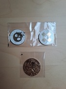 Pokemon zlote znaczniki i moneta charizarda