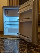 Używana lodówka Amica do zabudowy z zamrażalnikiem. 116 L